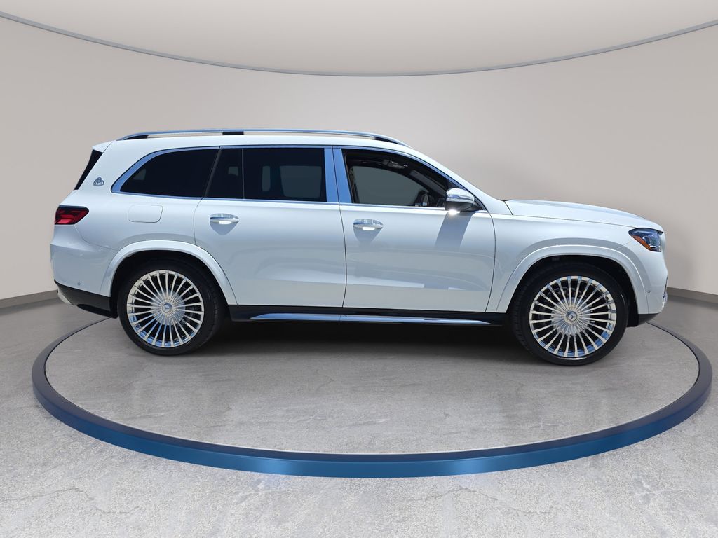 Used 2026  Mercedes-Benz Maybach GLS 600 image 5