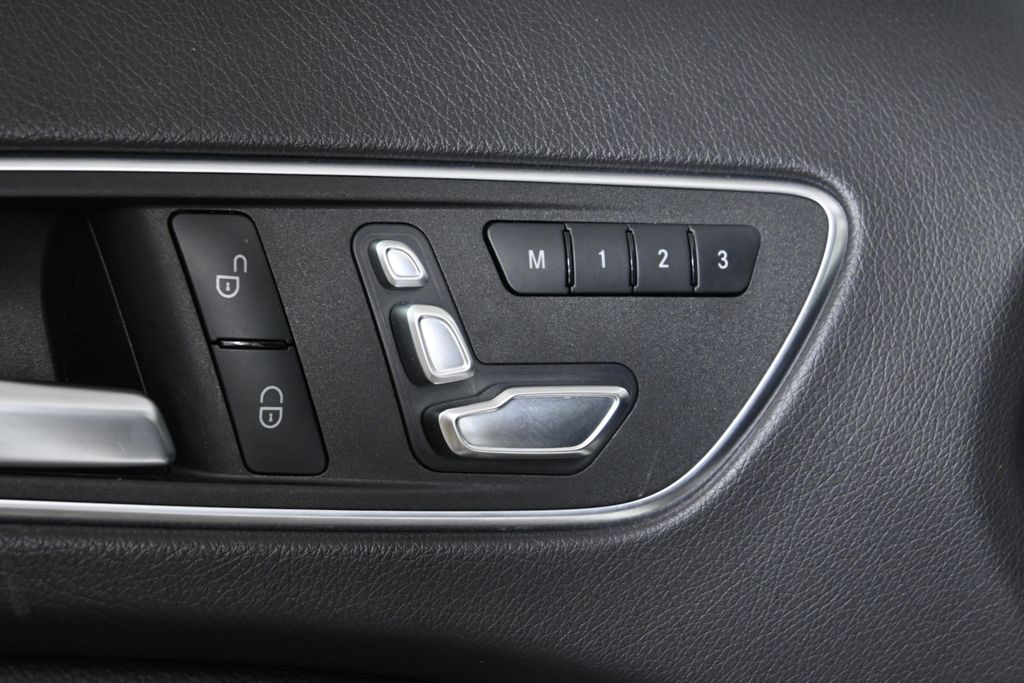 Thumbnail: 2020 Mercedes-Benz GLA - 31