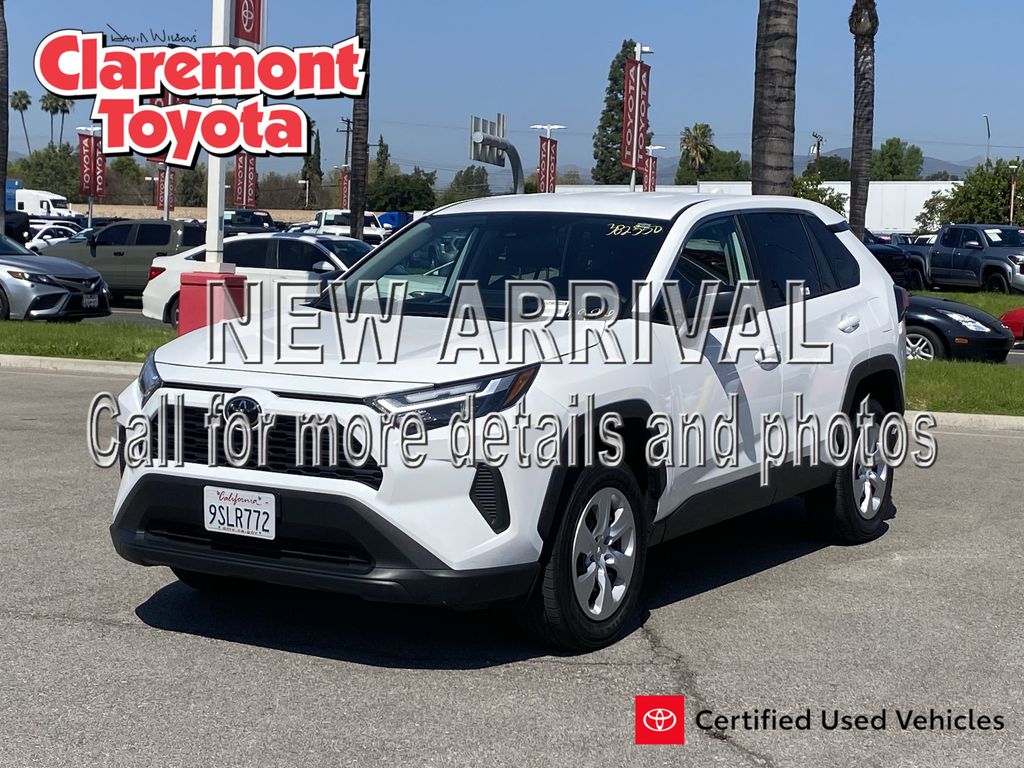 Toyota RAV4 LE FWD