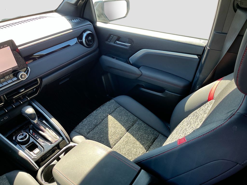 Used 2024 Gray Chevrolet Z71 image 22