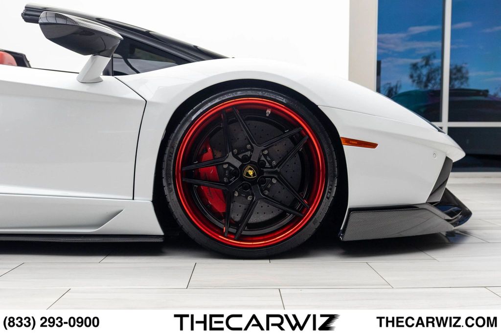 2017 Lamborghini Aventador Base - Photo 34