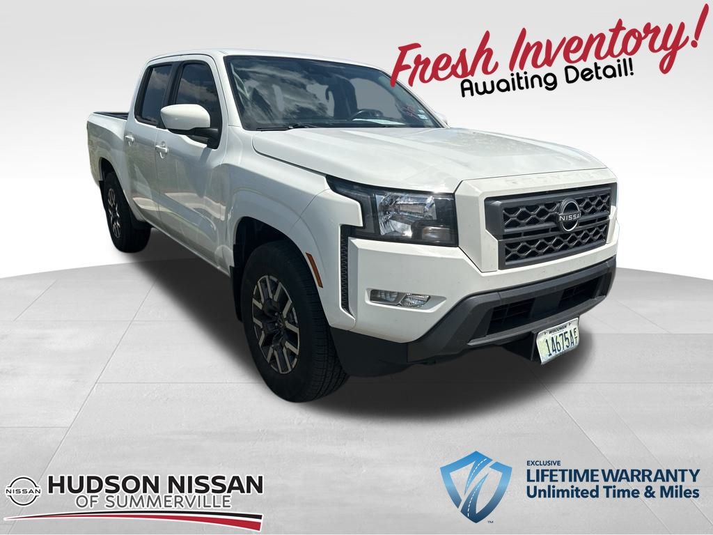 2022 Glacier White Nissan Frontier SV Truck