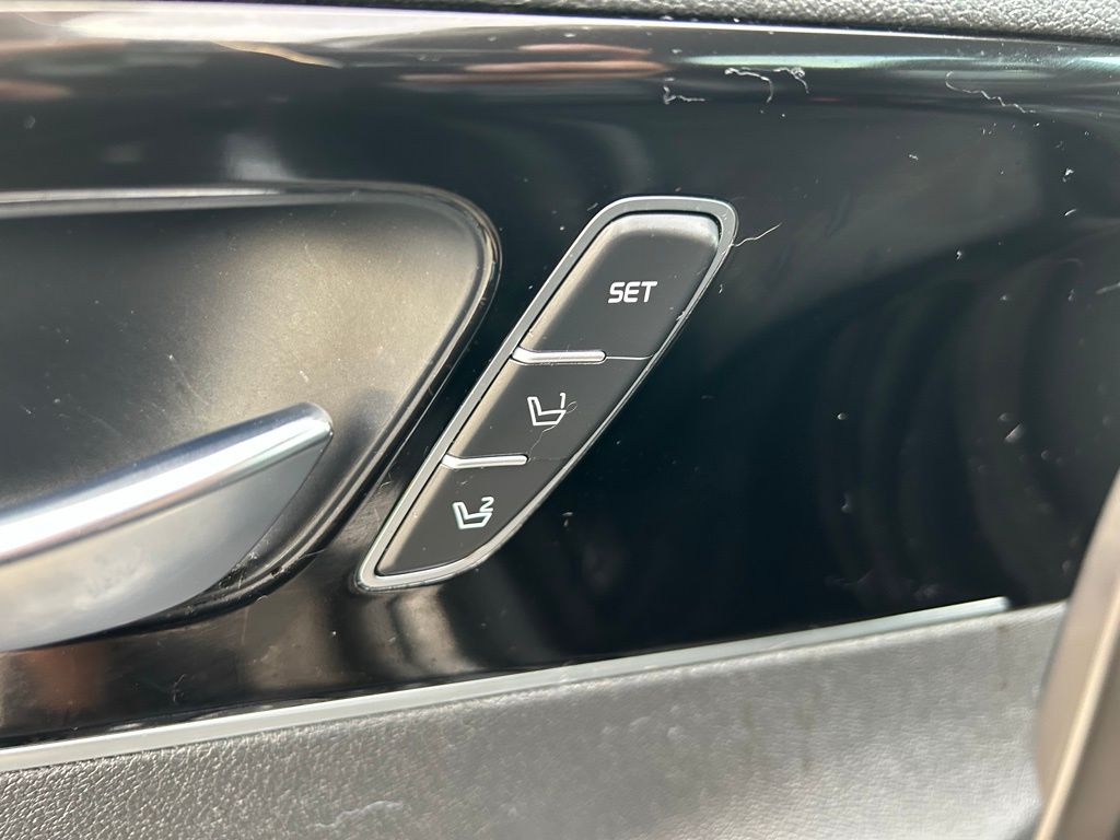 Thumbnail: 2019 Kia Sorento - 19