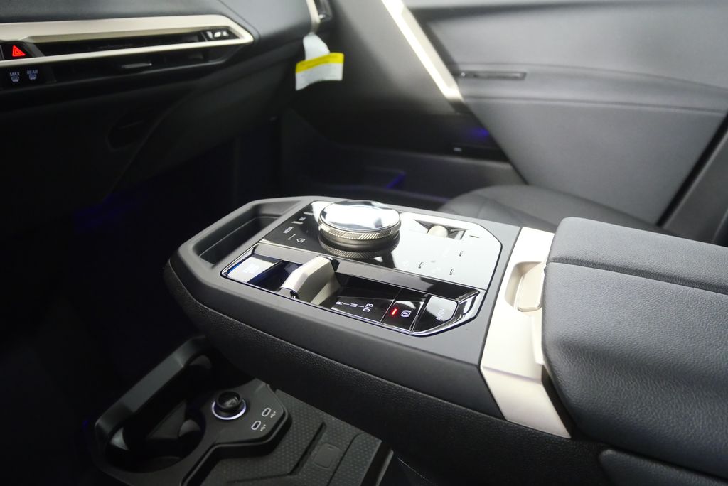 Thumbnail: 2024 BMW iX - 23