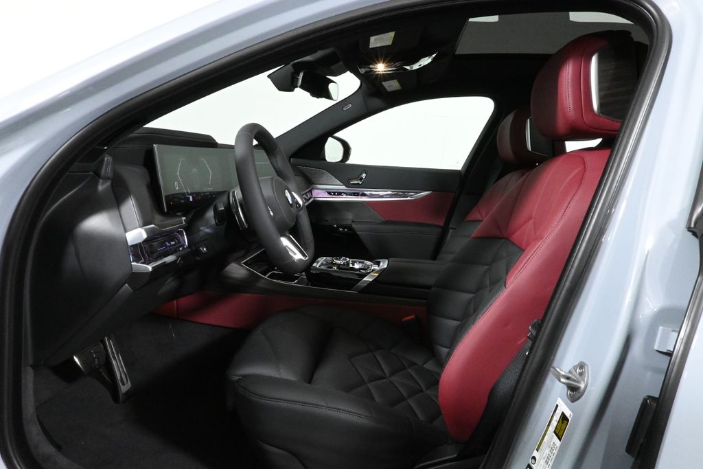 Thumbnail: 2025 BMW 7 Series - 3