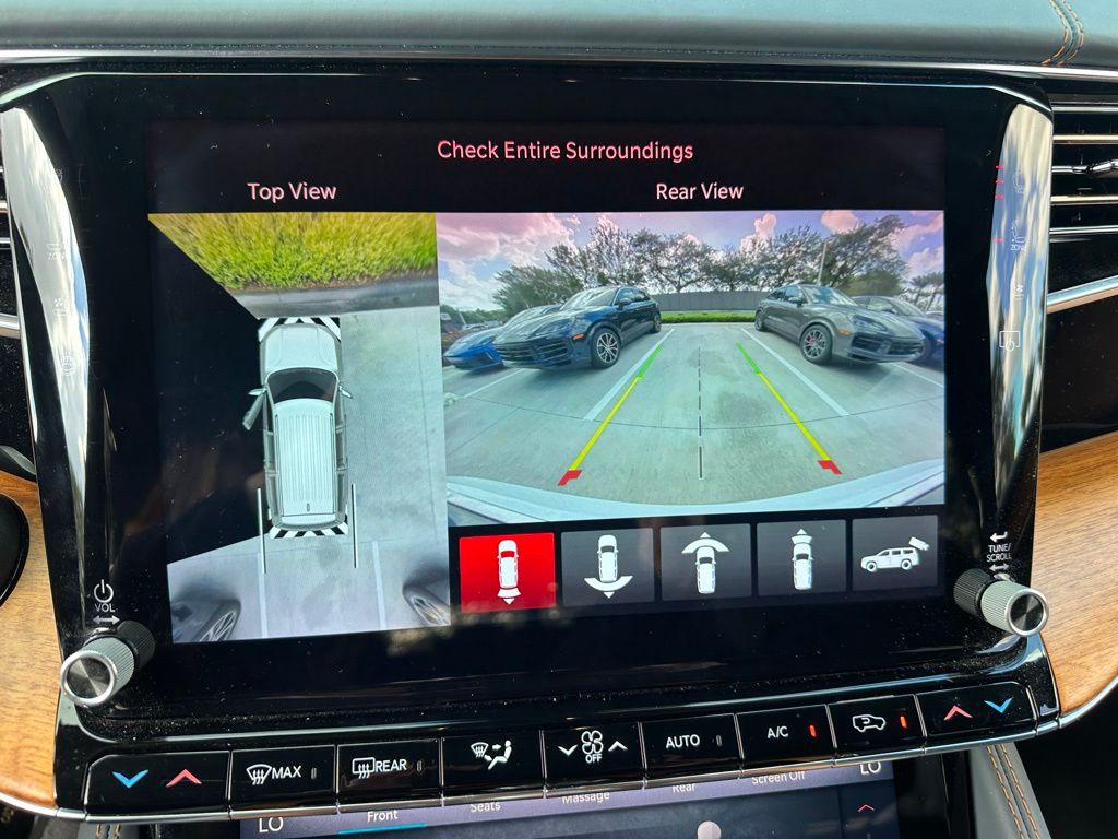 Thumbnail: 2022 Jeep Grand Wagoneer - 31