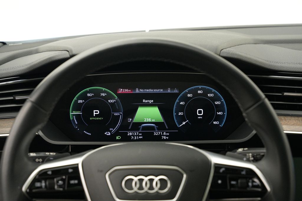 Thumbnail: 2024 Audi Q8 e-tron - 11
