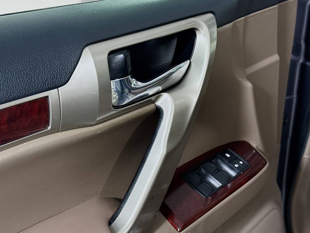 Thumbnail: 2016 Lexus GX - 18