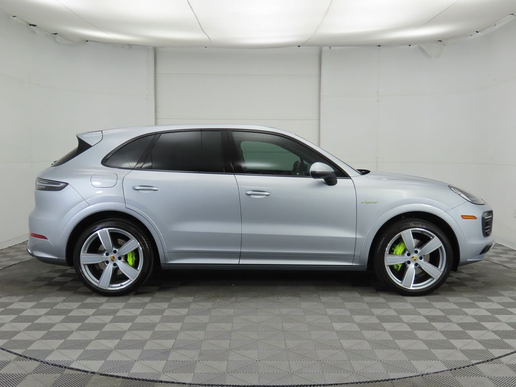 2023 Porsche Cayenne E-Hybrid 6