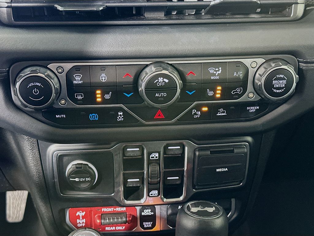 Thumbnail: 2024 Jeep Wrangler - 16