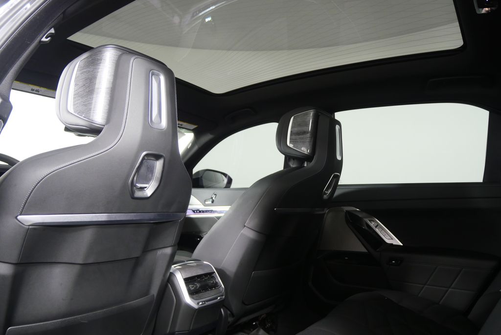 Thumbnail: 2023 BMW 7 Series - 19