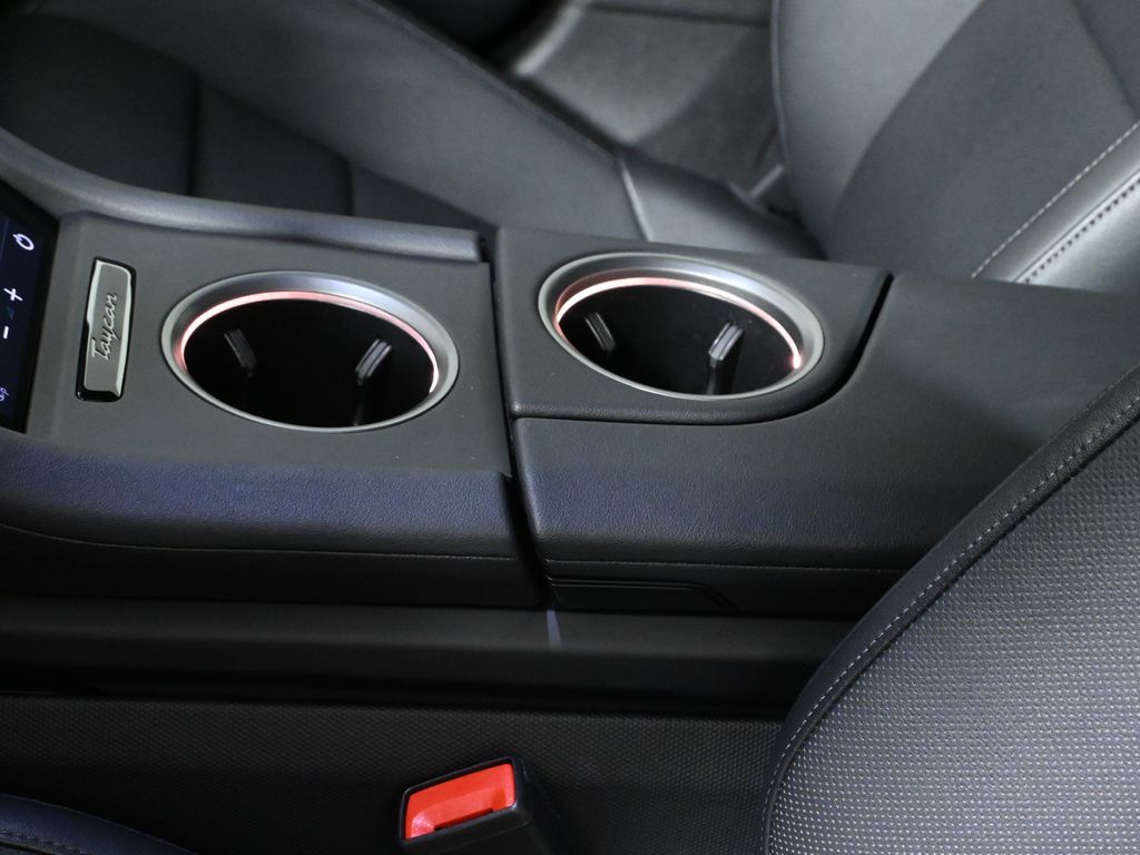 Thumbnail: 2025 Porsche Taycan - 27