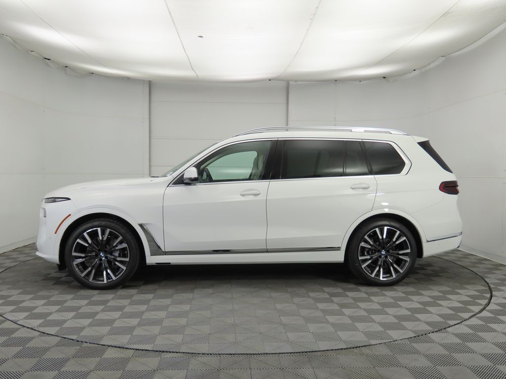 Thumbnail: 2026 BMW X7 - 8