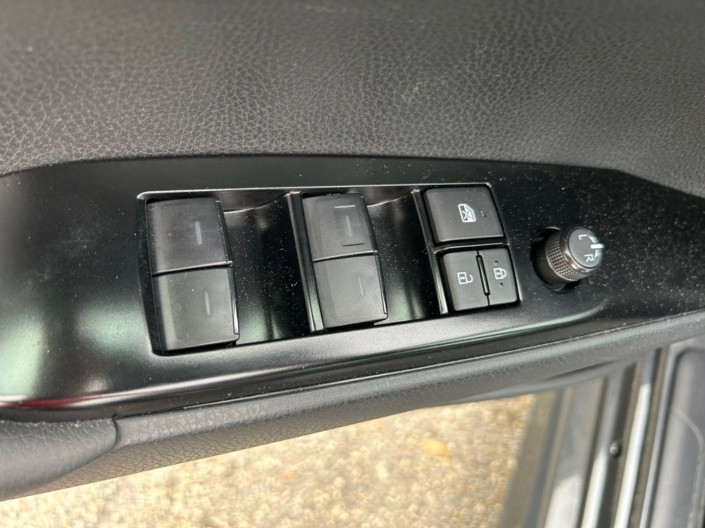 Thumbnail: 2025 Toyota Camry - 17