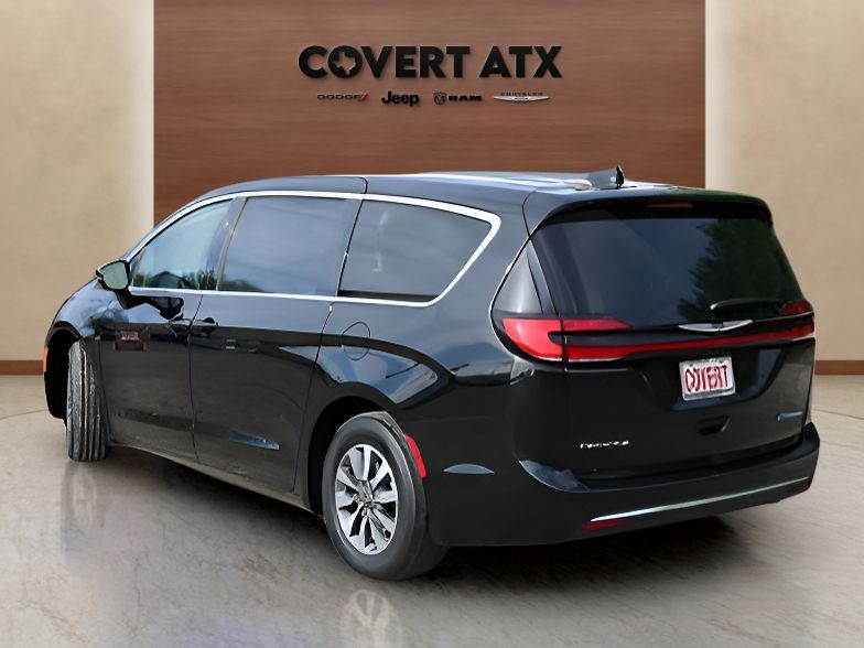 Used Car 2024 Chrysler Pacifica Hybrid  Select For Sale Under $30,000 In Austin, Texas