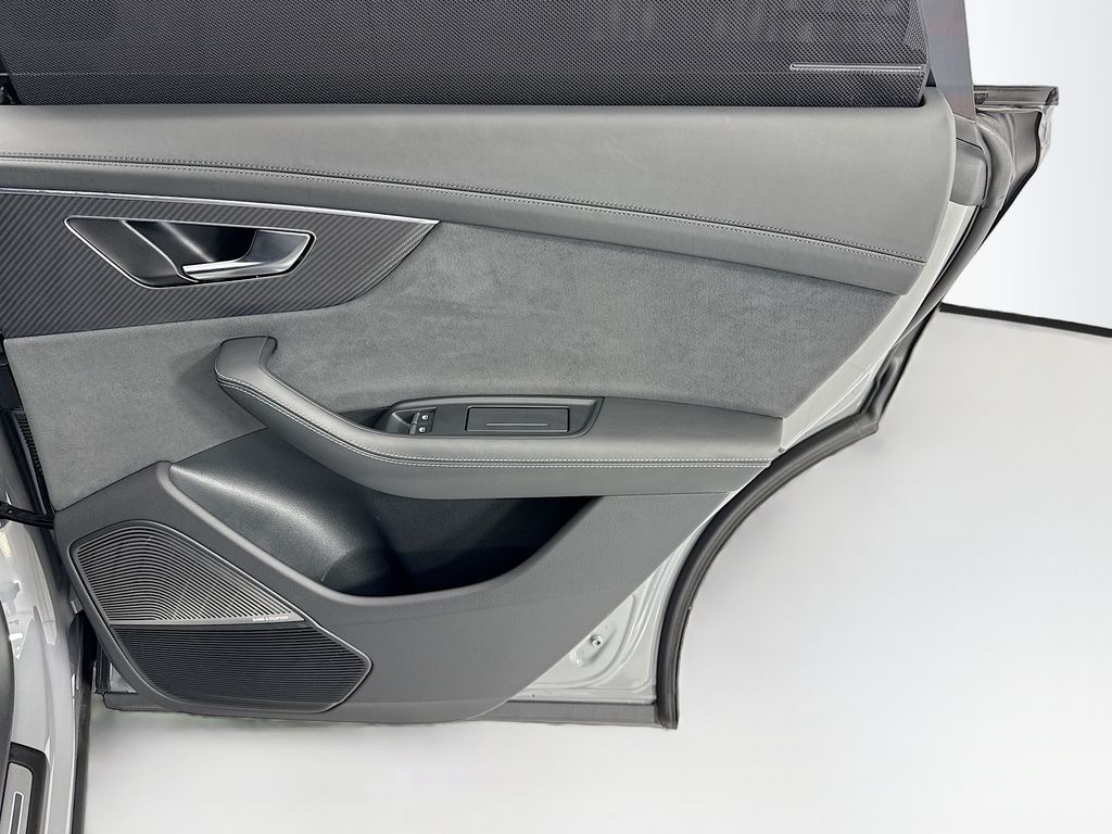 Thumbnail: 2024 Audi RS Q8 - 26