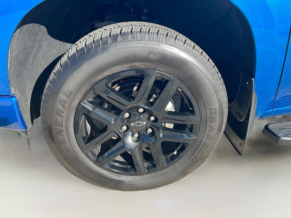 Used 2022 Blue Chevrolet RST image 31