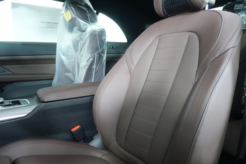 Thumbnail: 2026 BMW 4 Series - 12