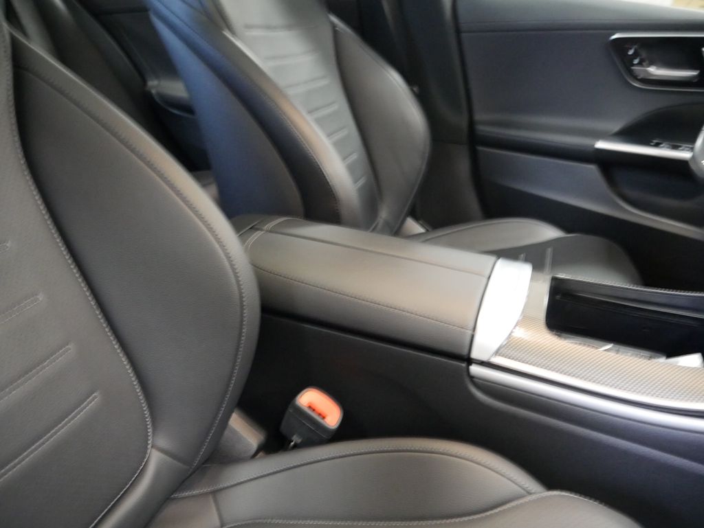 Thumbnail: 2023 Mercedes-Benz C-Class - 28