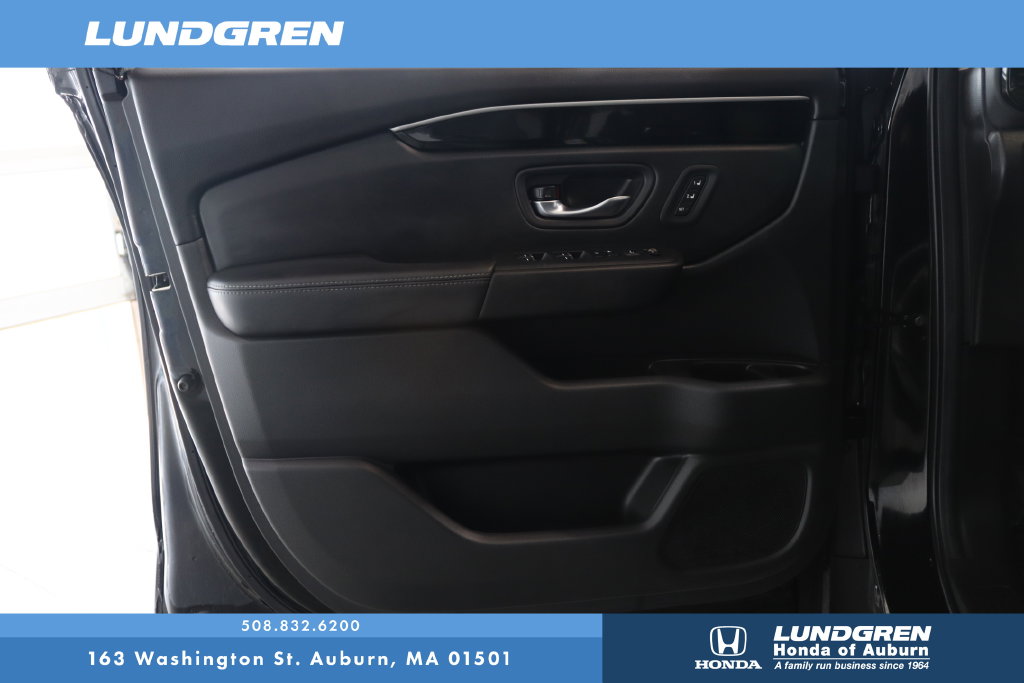 Used 2025 Honda Pilot SUV