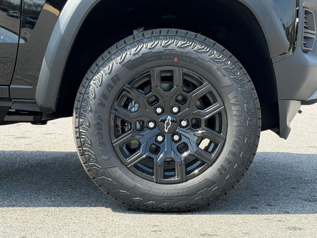 View vehicle photo 4