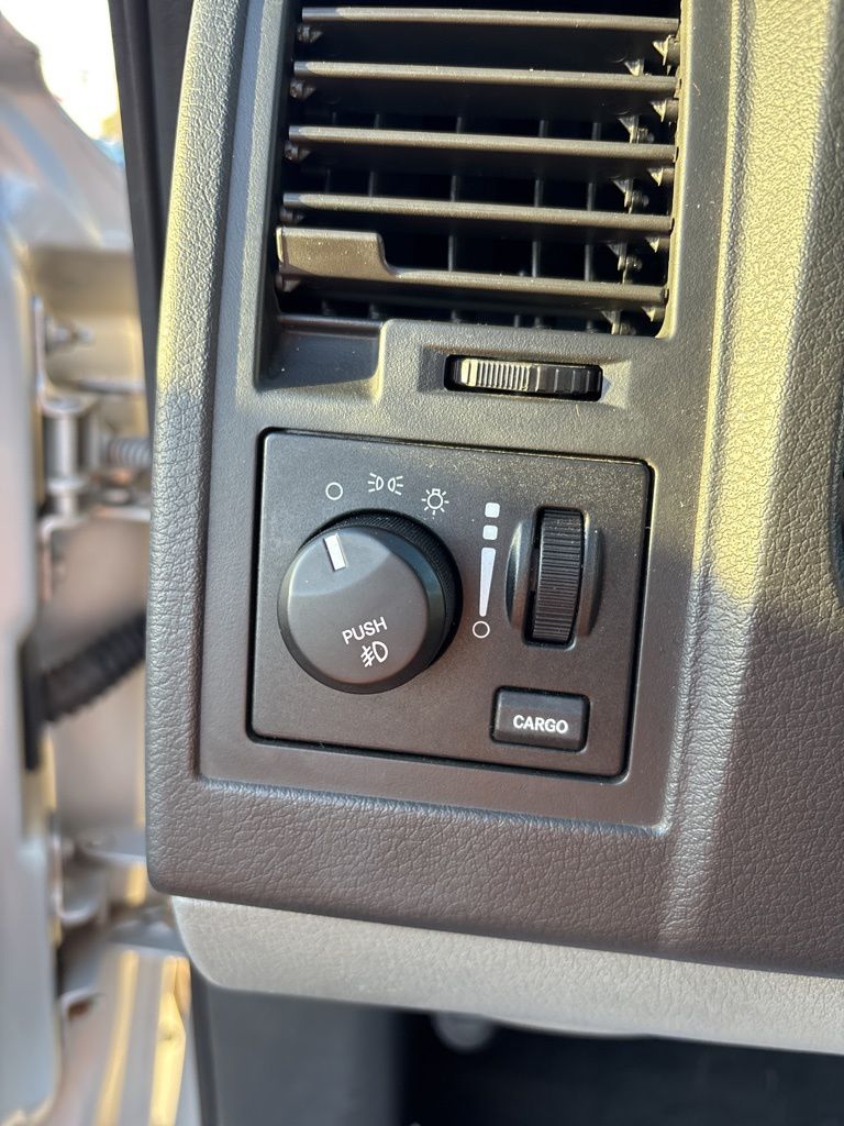 2011 Dodge Dakota SXT SLT photo 15