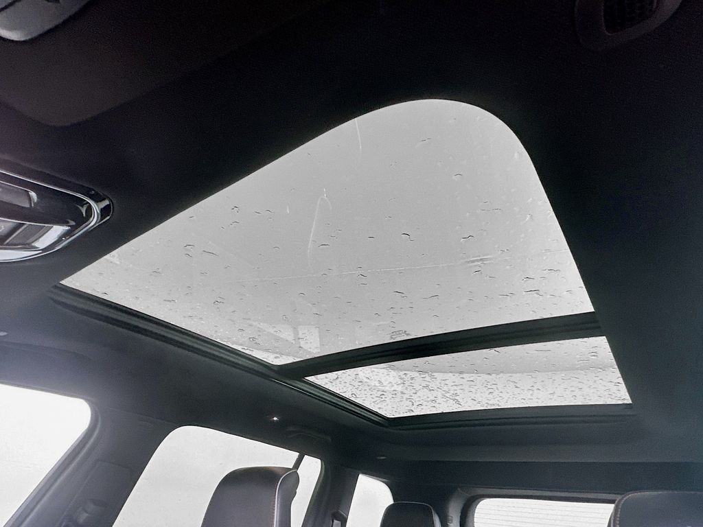 Used 2022 Gray Jeep Summit 4xe image 21