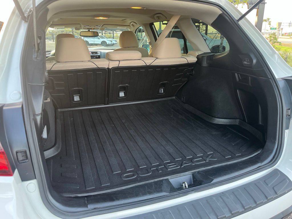 Thumbnail: 2016 Subaru Outback - 10