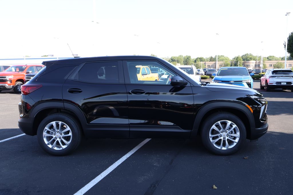 Thumbnail: 2026 Chevrolet TrailBlazer - 9
