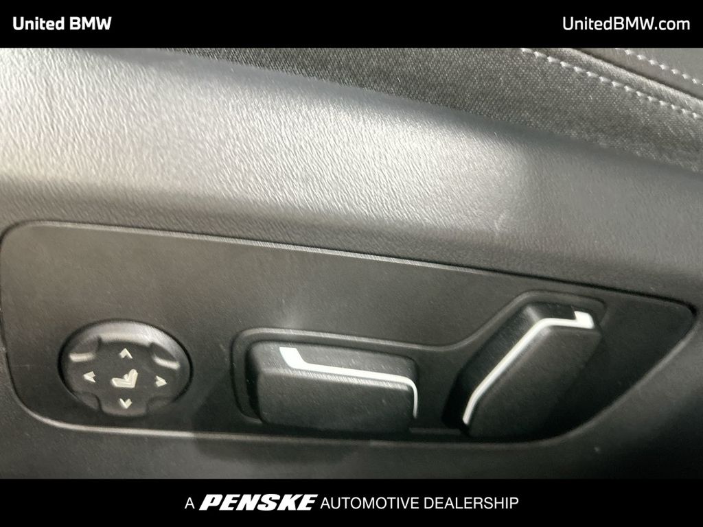 Thumbnail: 2025 BMW 5 Series - 12