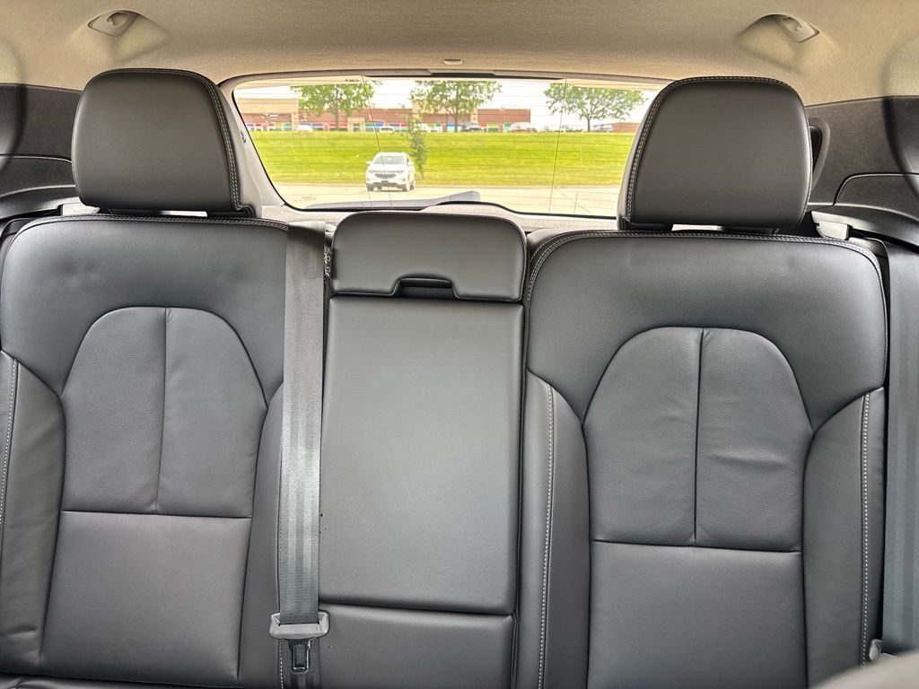 Used 2024 Volvo XC40 SUV