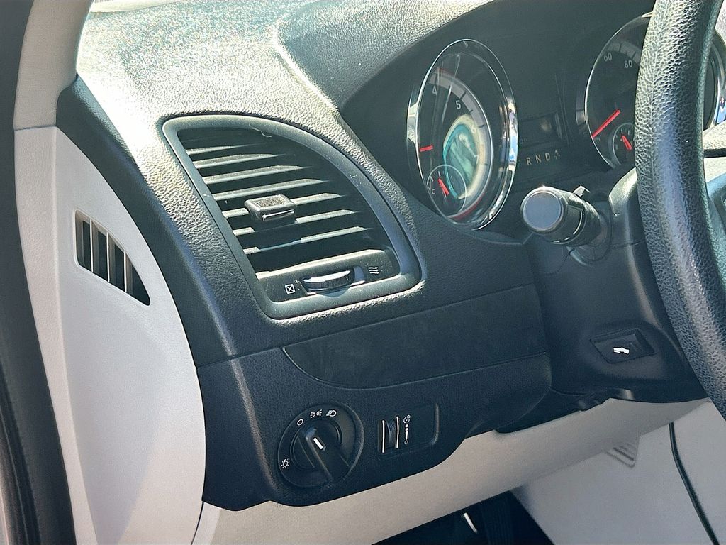 Thumbnail: 2014 Dodge Grand Caravan - 10