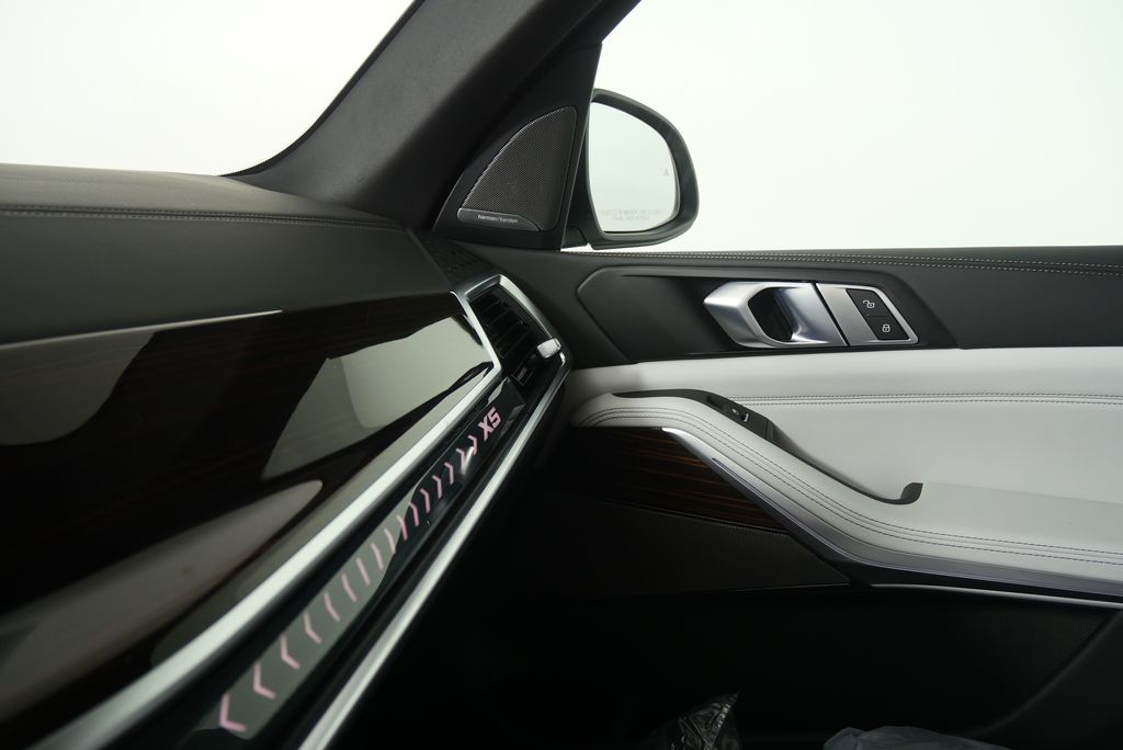 Thumbnail: 2026 BMW X5 - 24