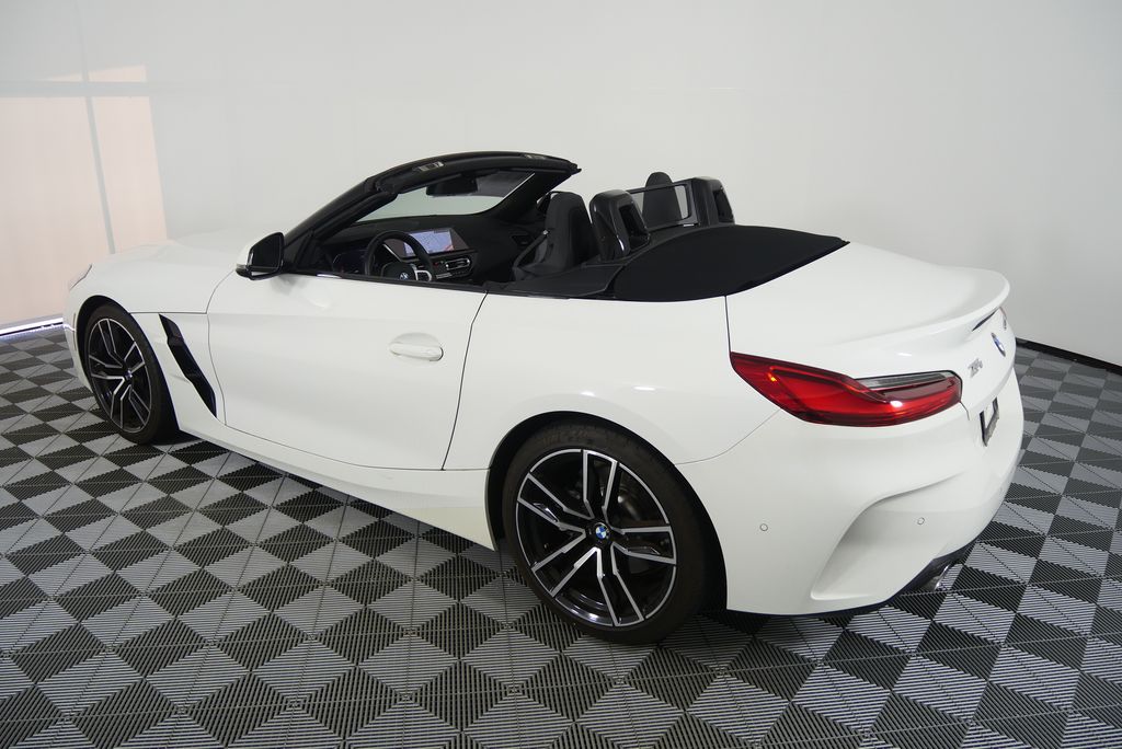 Thumbnail: 2022 BMW Z4 - 8