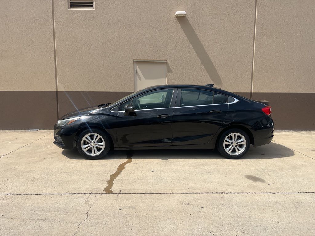 Thumbnail: 2017 Chevrolet Cruze - 2