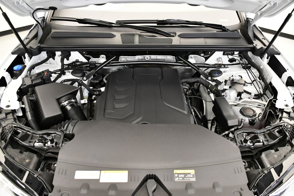 Thumbnail: 2025 Audi Q5 - 11