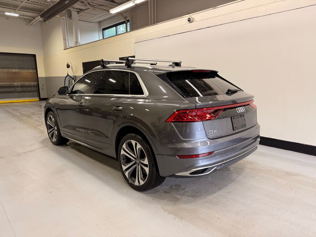 Thumbnail: 2021 Audi Q8 - 3