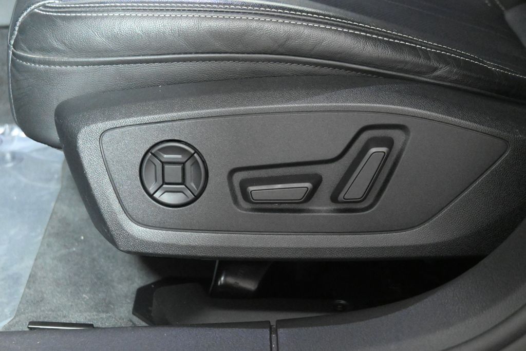 Thumbnail: 2022 Audi A6 - 32