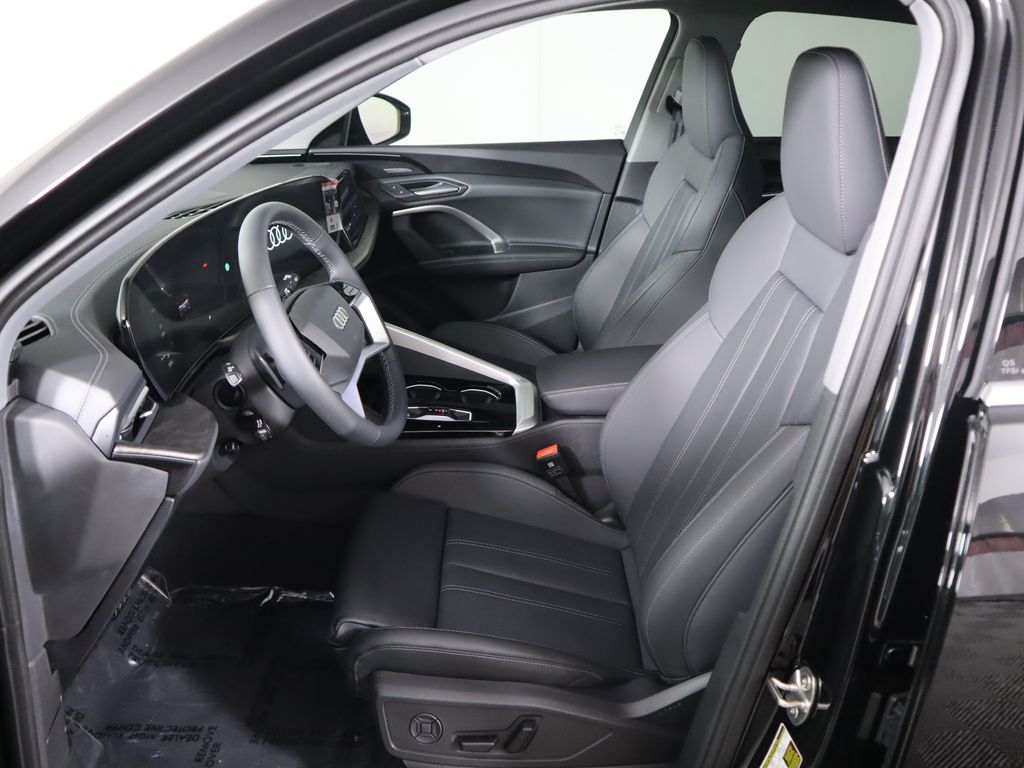 Thumbnail: 2025 Audi Q5 - 21