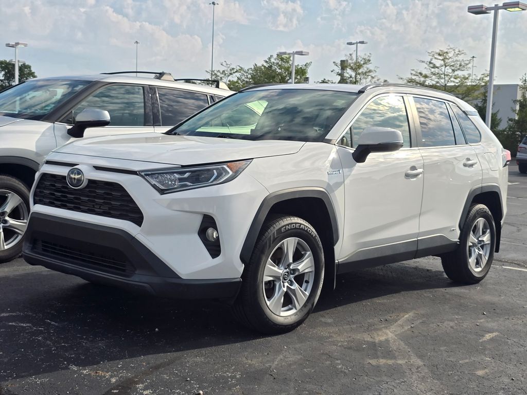 Certified Used 2020 White Toyota XLE image 4