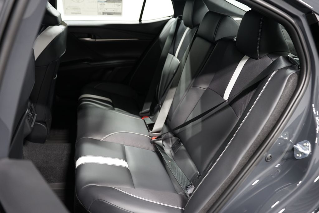 2025 Toyota Camry SE 30