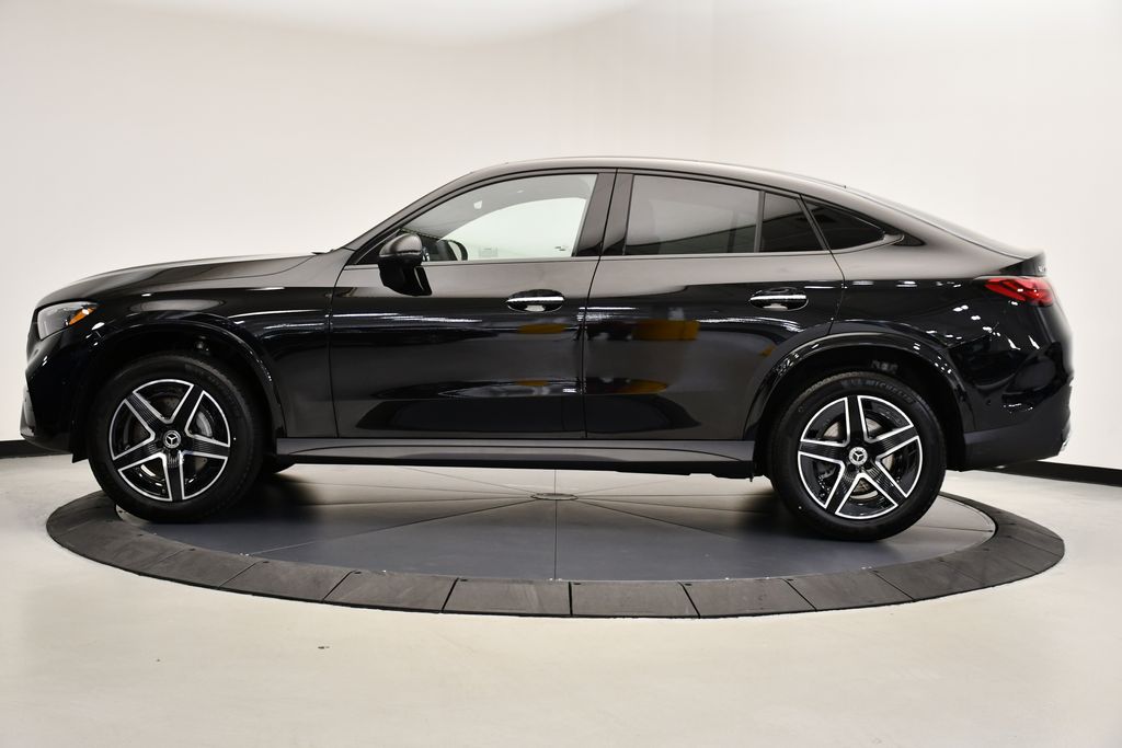 2025 Mercedes-Benz GLC 300 2
