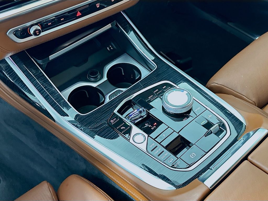 Thumbnail: 2024 BMW X7 - 17