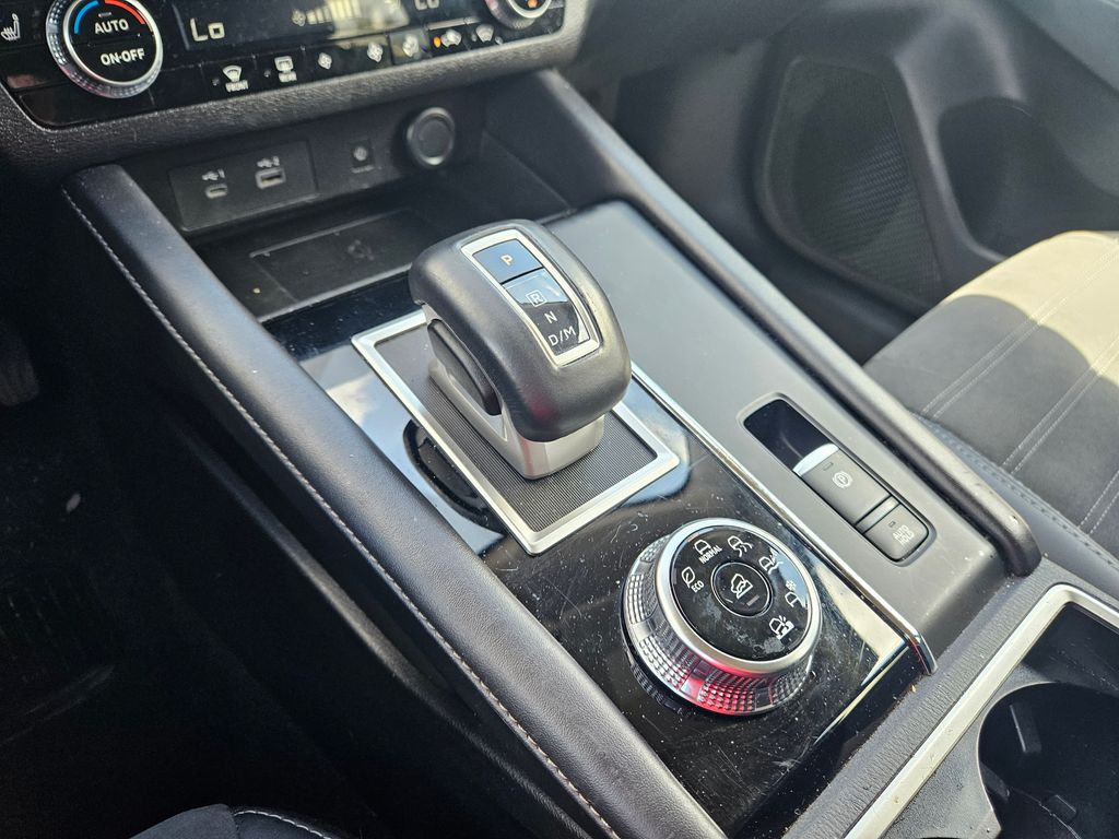 Thumbnail: 2024 Mitsubishi Outlander - 27
