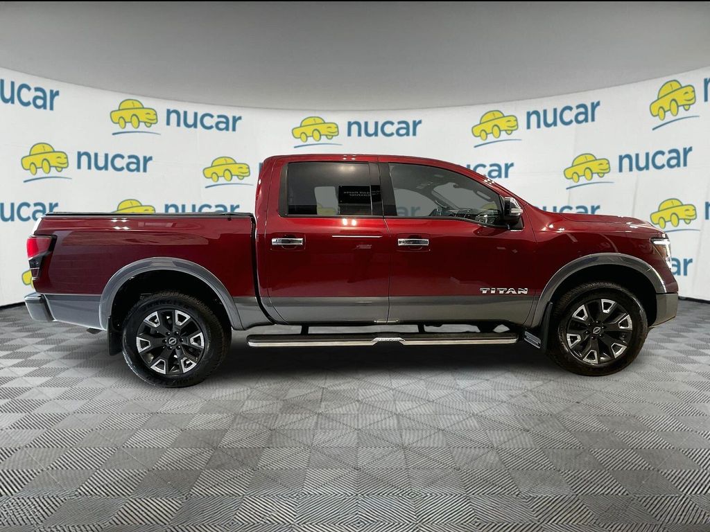 2024 Nissan Titan — photo 8