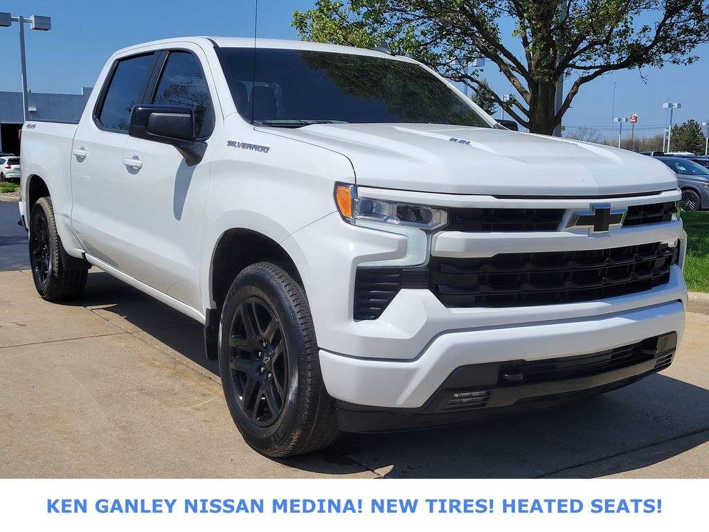 Summit White 2023 Chevrolet Silverado 1500 RST Crew Cab 4WD Pickup Truck Four-Wheel Drive Automatic