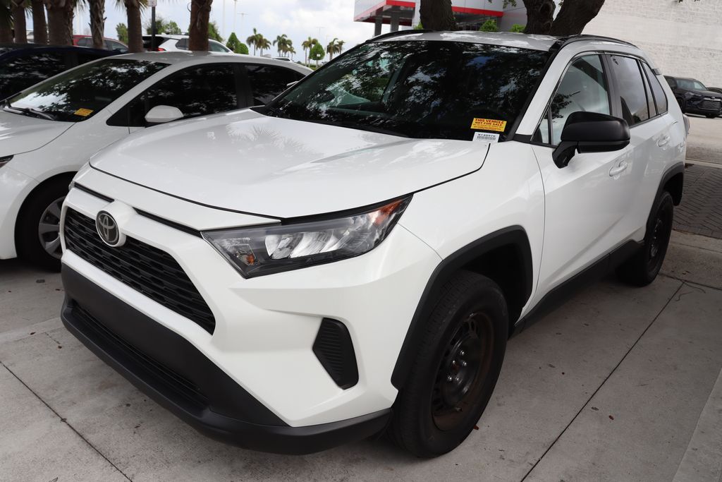 2021 Toyota RAV4 LE 2