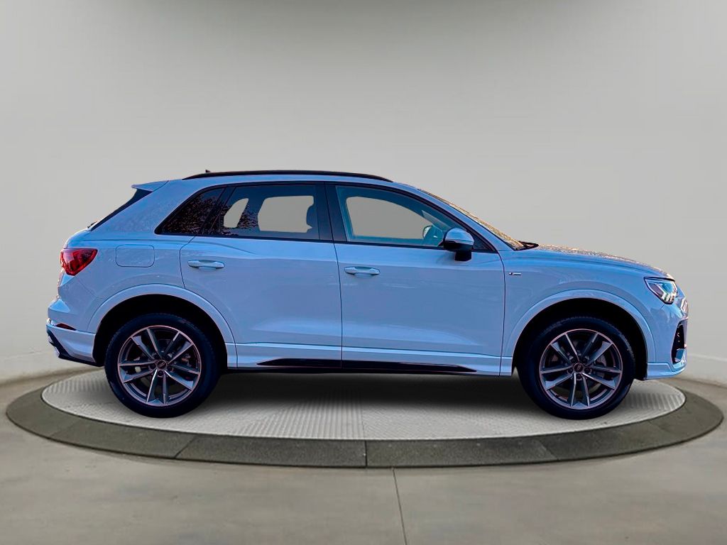Thumbnail: 2025 Audi Q3 - 2