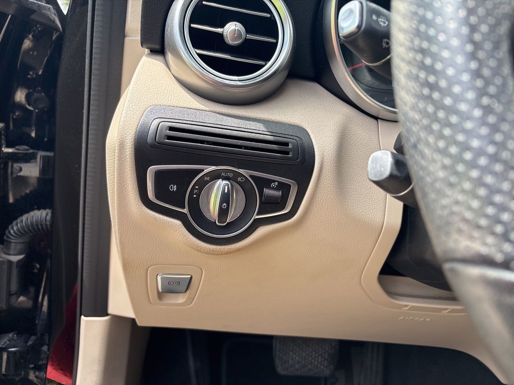 Thumbnail: 2019 Mercedes-Benz GLC - 14