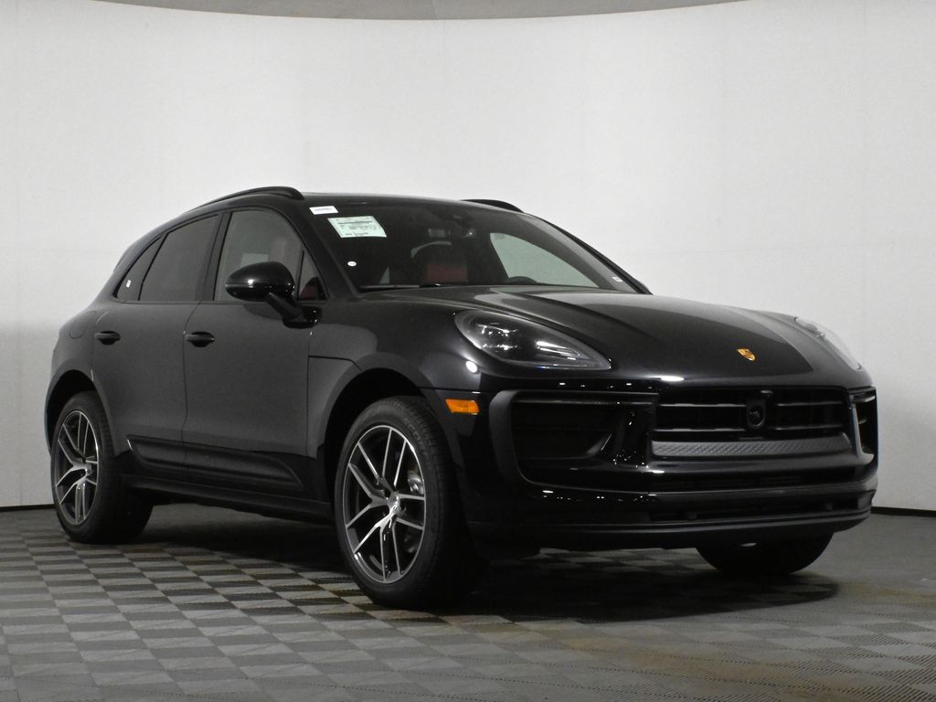 Thumbnail: 2025 Porsche Macan - 9